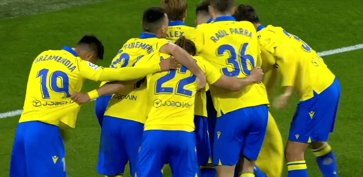 九游会J9官网瓯越鲸鲨队鏖战胶东黑豹队，拉力赛超级杯读秒绝平，转换速度占优。逆风翻盘的范本的简单介绍